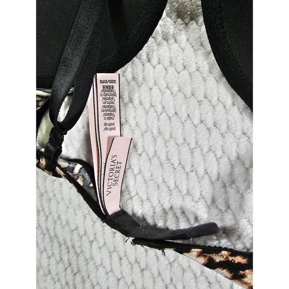 Victoria's secret push up bra size 32 D - Picture 3 of 4